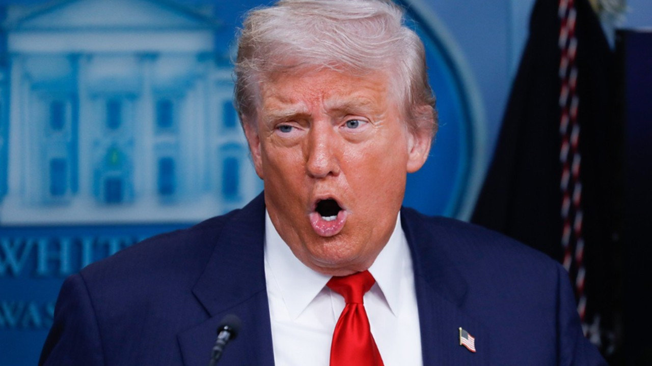 Trump’tan Papa 14. Leo’ya sert sözler: Kendine çeki düzen vermeli